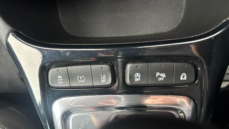 Vauxhall Crossland X 1.2T [110] Tech Line Nav 5dr [Start Stop] Auto Petrol Hatchback